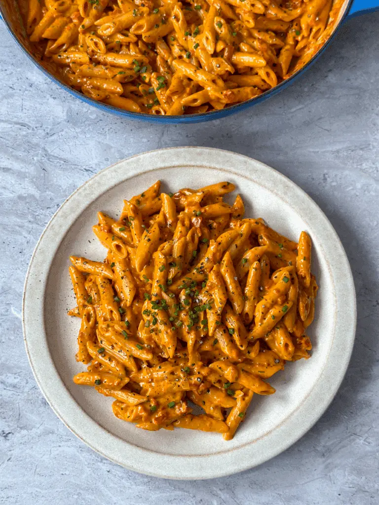 Easy Roasted Red Pepper Pasta Sauce (Creamy Recipe)